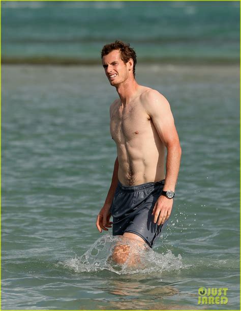 andy murray shirt off.